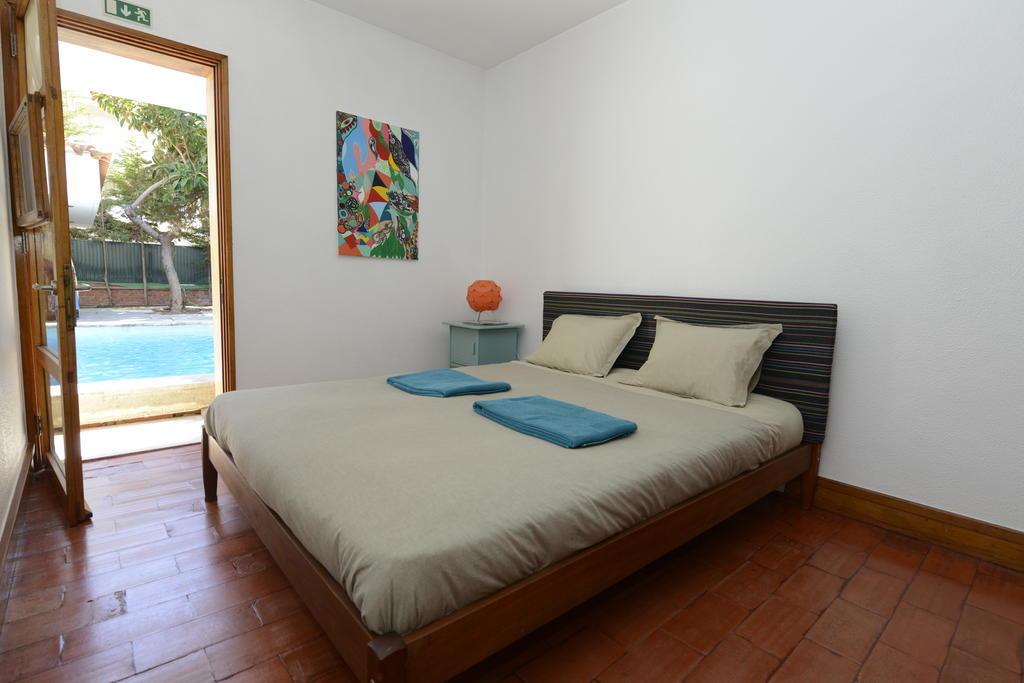 Geckosurfhouse Bed & Breakfast Costa da Caparica Room photo