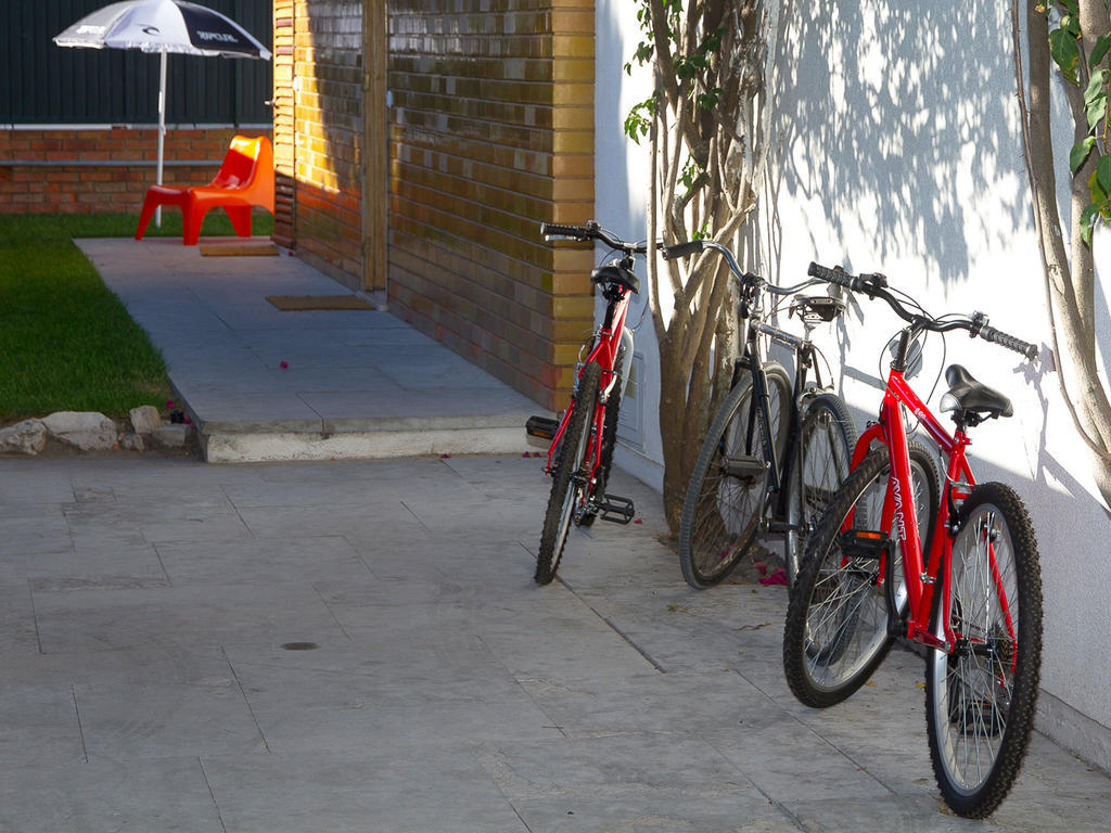 Geckosurfhouse Bed & Breakfast Costa da Caparica Exterior photo